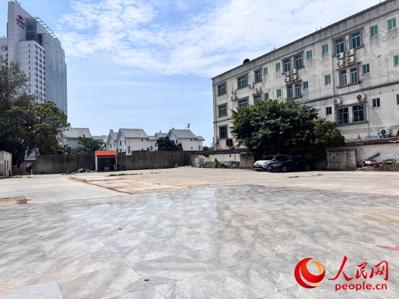 北海银滩旁房车露营地,淡季时基本处于闲置状态。人民网记者 何宁摄